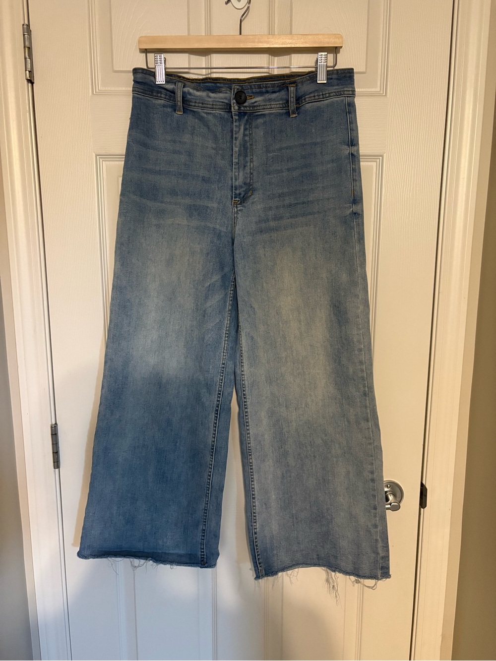 Oat New York Light Blue Wide-Leg Crop Jeans